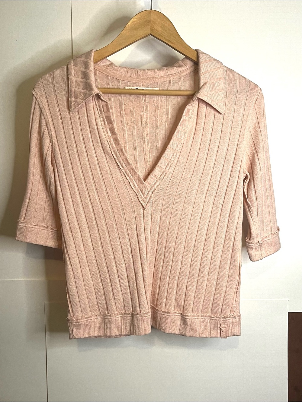 We The Free Women’s Size XS Peach “Krystal” Ribbed V-Neck Polo Top